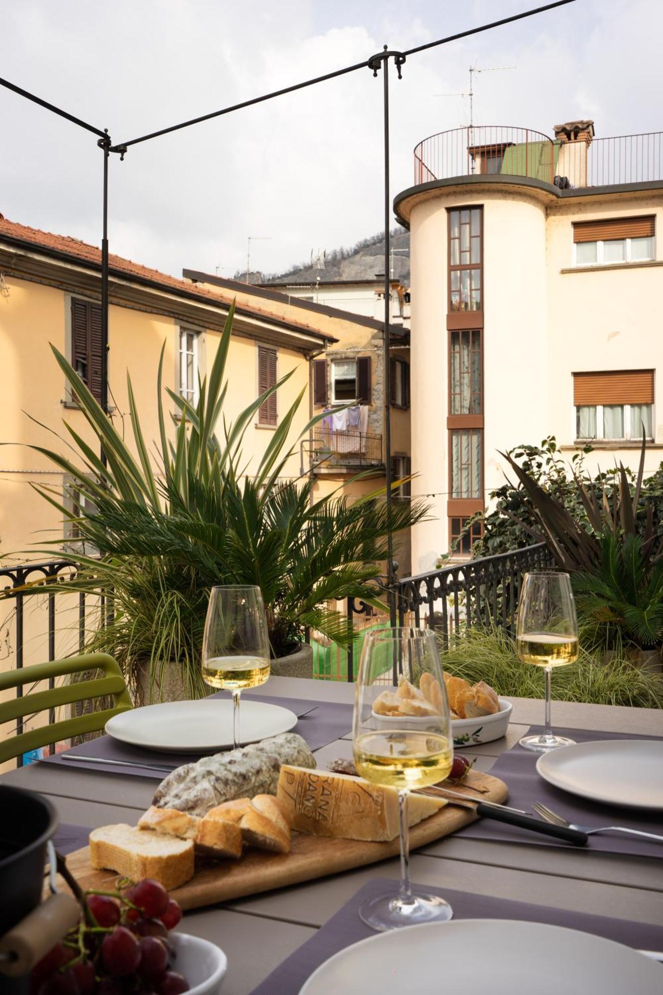Апартаменти La Casa Sulla Terrazza Сарніко Екстер'єр фото